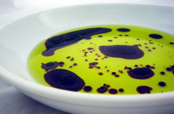 Balsamic and Roasted Garlic Dipping Oil